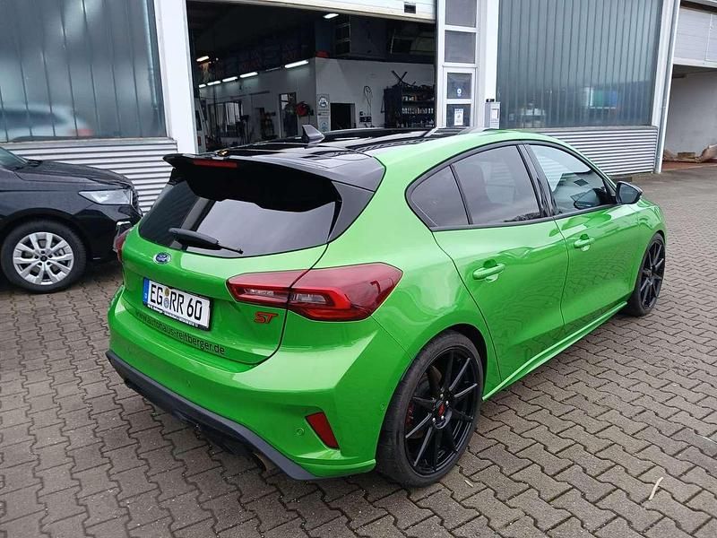 Gebraucht Ford Focus ST 280 PS (205 kW) 2024 Mean green Kleinwagen