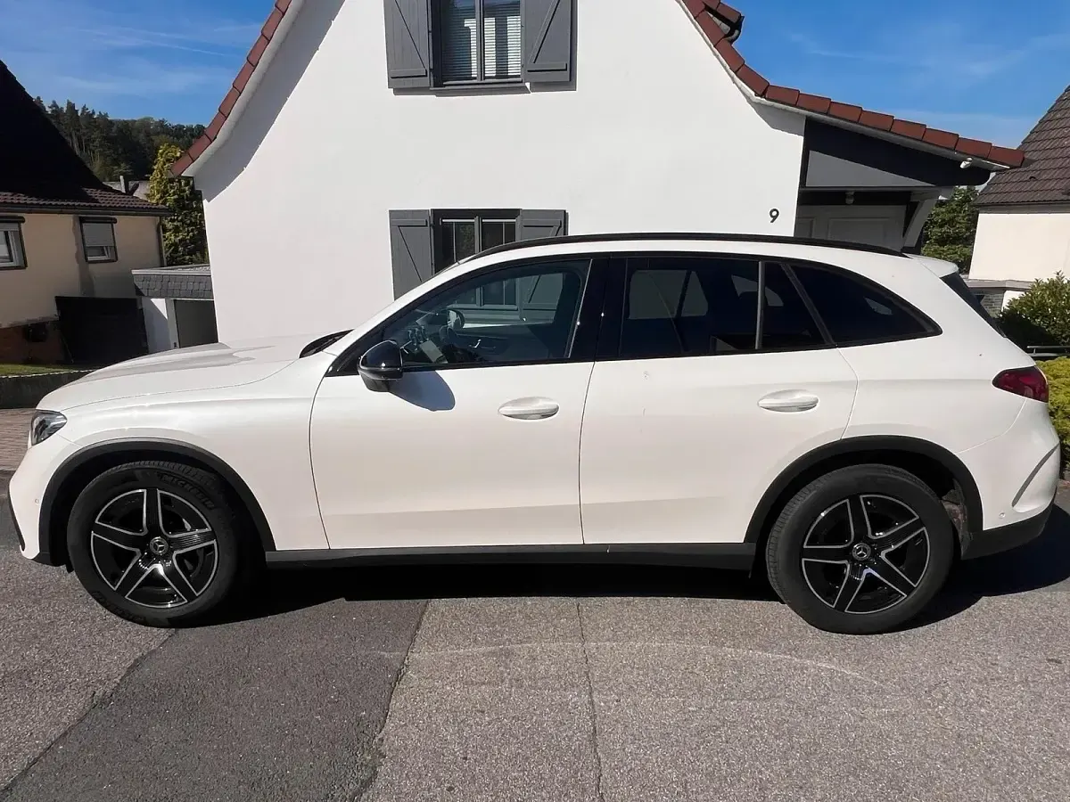 Gebraucht Mercedes GLC300 258 PS (189 kW) 2023 Weiß SUV