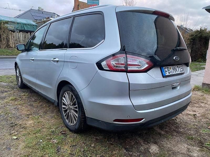 Gebraucht Ford Galaxy Titanium 150 PS (110 kW) 2015 Silber Van / Kleinbus