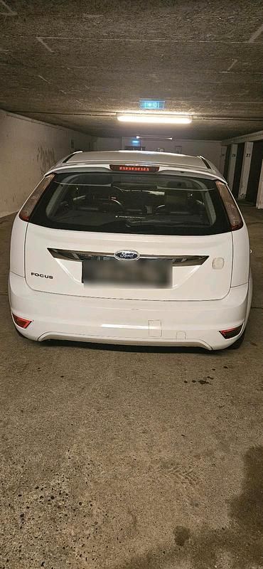 Gebraucht Ford Focus Titanium 145 PS (106 kW) 2008 Weiß Limousine