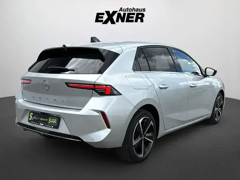 Używany Opel Astra Elegance 110 KM (80 kW) 2023 Srebrny Hatchback