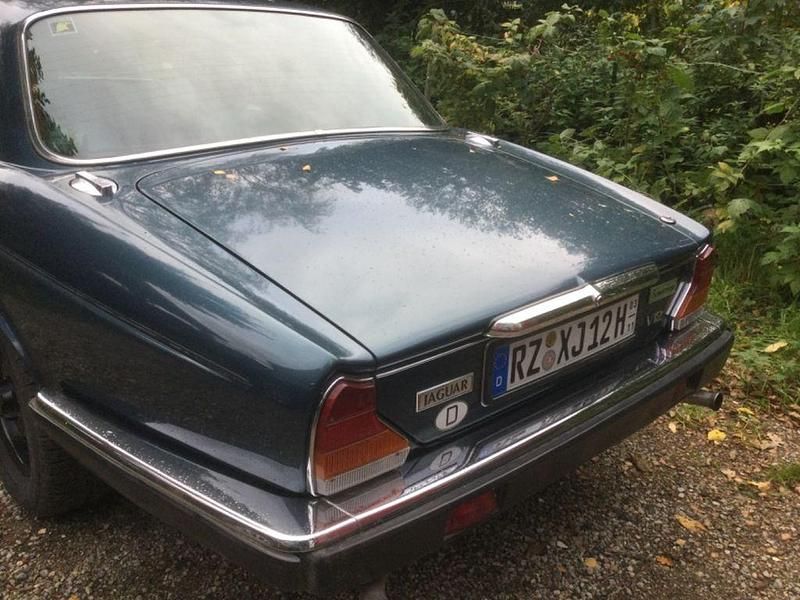 Gebraucht Jaguar XJ12 295 PS (216 kW) 1986 Blau Limousine