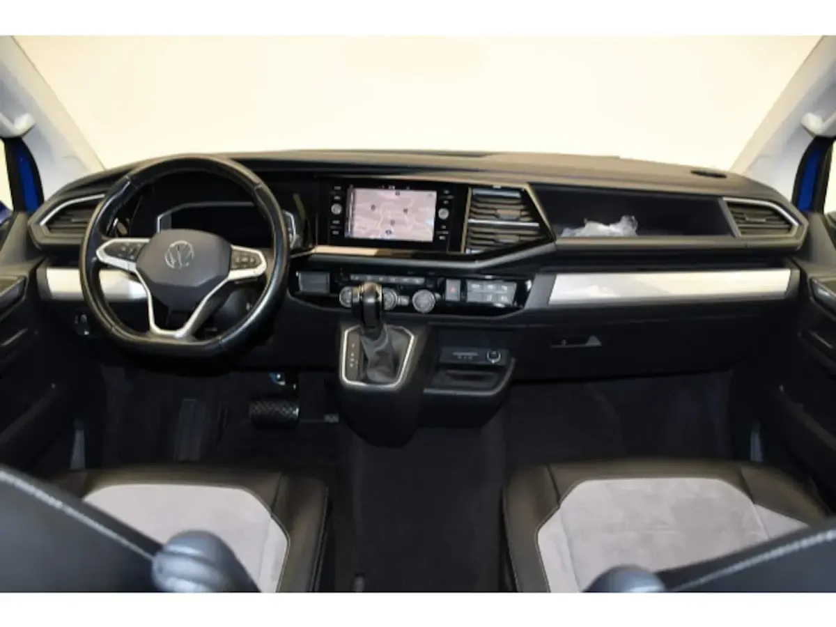 Käytetty VW Multivan Generation Six 204 HP (150 kW) 2022 Tila-auto