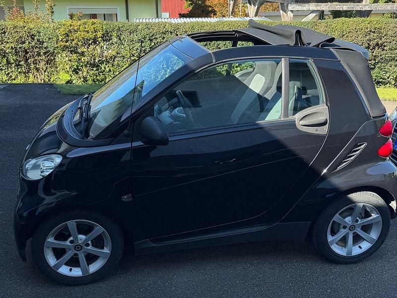 Schwarz Gebraucht 2007 Smart ForTwo Cabrio Passion Cabrio | 5.299 € (Fairer Preis) - Bild 1/4
