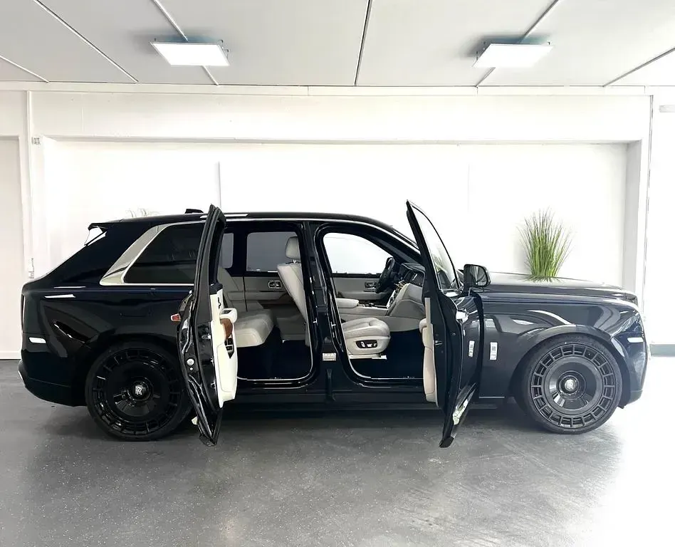 Gebraucht Rolls Royce Cullinan 571 PS (419 kW) 2018 Blau SUV