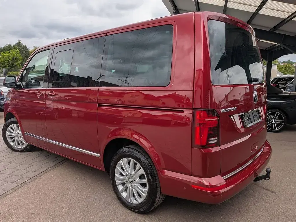 Gebraucht VW Multivan 199 PS (146 kW) 2020 Rot Van / Kleinbus