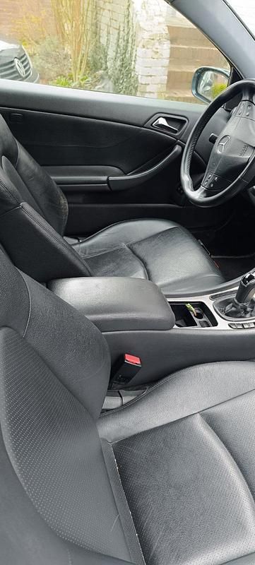 Gebraucht Mercedes C230 197 PS (144 kW) 2002 Schwarz Limousine