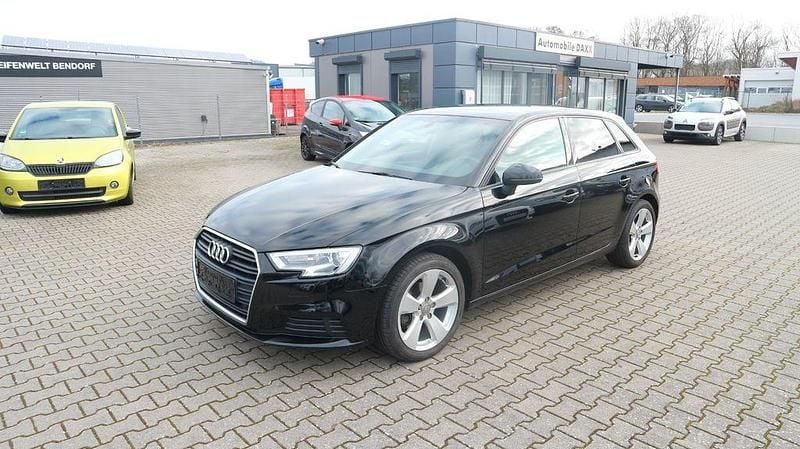 Gebraucht Audi A3 Sport 116 PS (85 kW) 2018 Schwarz Limousine