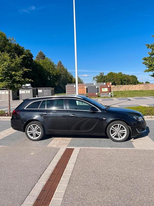 Gebraucht Opel Insignia 160 PS (117 kW) 2014 Schwarz Kombi