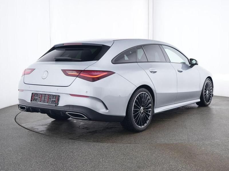 Gebraucht Mercedes CLA200 Shooting Brake AMG 163 PS (119 kW) 2024 Silberlack hightechsilber (metallic) Kombi