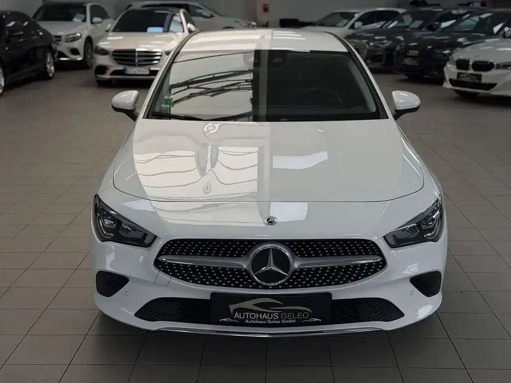 Gebraucht Mercedes CLA220 Shooting Brake 190 PS (139 kW) 2021 Weiß Kombi