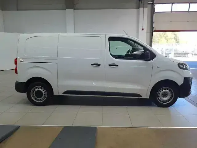 Gebraucht Opel Vivaro-e Combi Edition 122 PS (89 kW) 2020 Jade weiß Van / Kleinbus