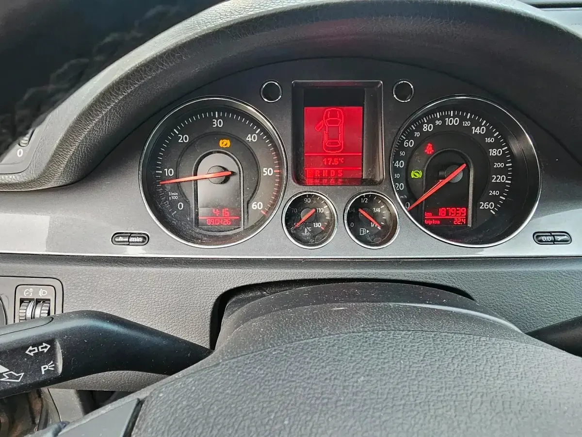 Gebraucht VW Passat 140 PS (102 kW) 2008 Grau Kombi