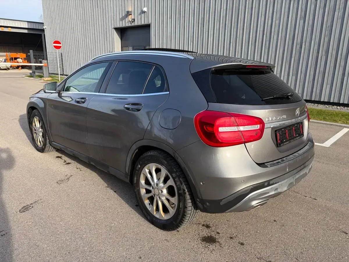 Gebraucht Mercedes GLA220 170 PS (125 kW) 2014 Grau SUV