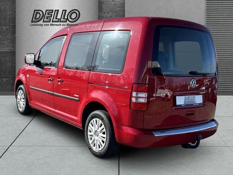 Gebraucht VW Caddy Team 105 PS (77 kW) 2015 Rot Van / Kleinbus