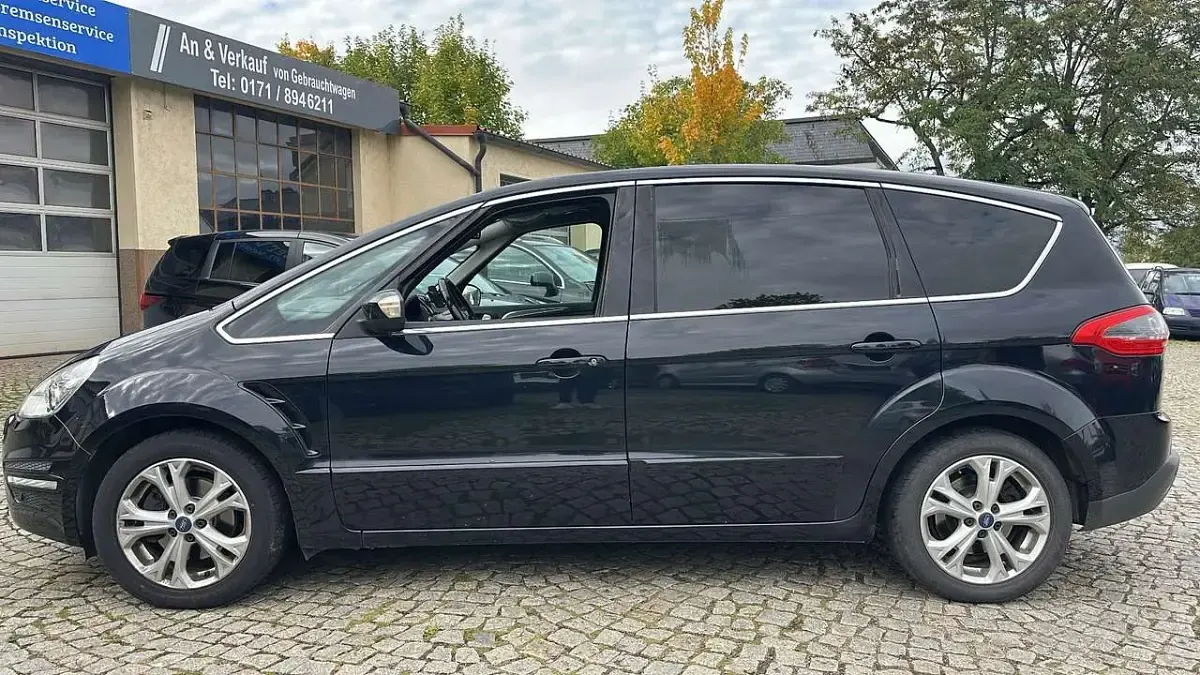 Gebraucht Ford S-MAX Titanium 163 PS (119 kW) 2015 Schwarz Van / Kleinbus
