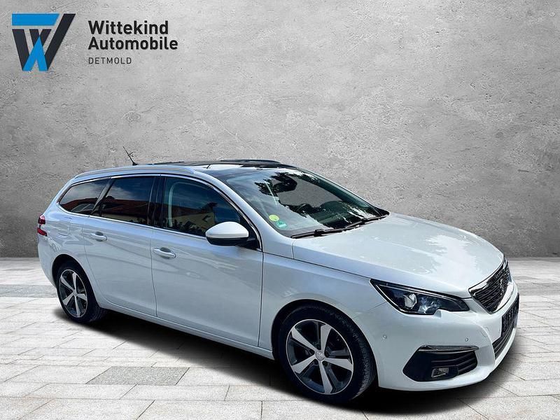 Weiß Gebraucht 2017 Peugeot 308 Allure Kombi | 11.499 € (Fairer Preis) - Bild 1/4
