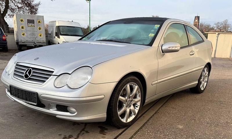 Gebraucht Mercedes C180 129 PS (94 kW) 2001 Silber Coupé