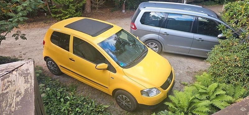 Second-hand VW Fox 55 CP (40 kW) 2007 Galben Hatchback