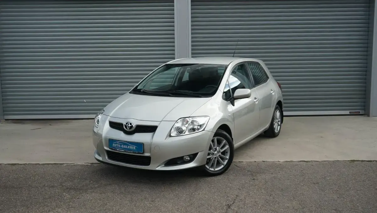 Gebraucht Toyota Auris Life 132 PS (97 kW) 2009 Silber Kleinwagen