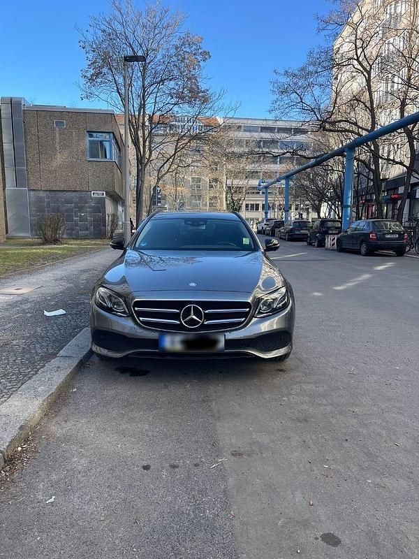 Gebraucht Mercedes E220 194 PS (142 kW) 2017 Grau Kombi