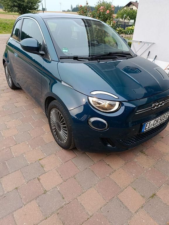 Grün Gebraucht 2021 Fiat 500e Icon Kleinwagen | 13.950 € (Guter Preis) - Bild 1/4