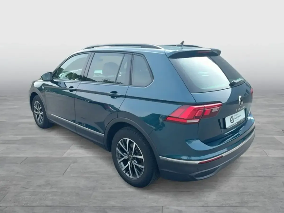 Gebraucht VW Tiguan Life 150 PS (110 kW) 2023 Blau SUV