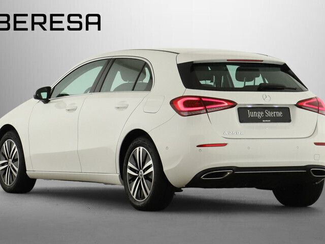 Gebraucht Mercedes A250 Progressive 218 PS (160 kW) 2022 Weiß Kleinwagen