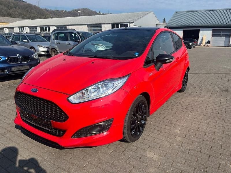 Gebraucht Ford Fiesta ST-Line 140 PS (102 kW) 2017 Rot Limousine