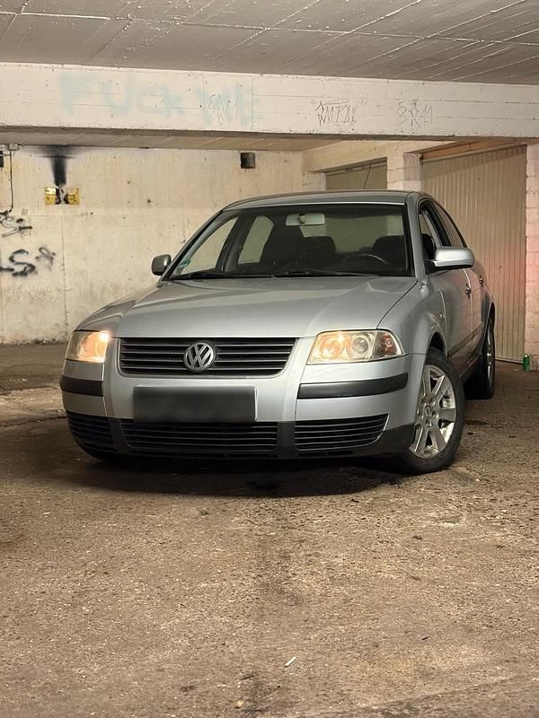 Gebraucht VW Passat 102 PS (75 kW) 2002 Silber Limousine