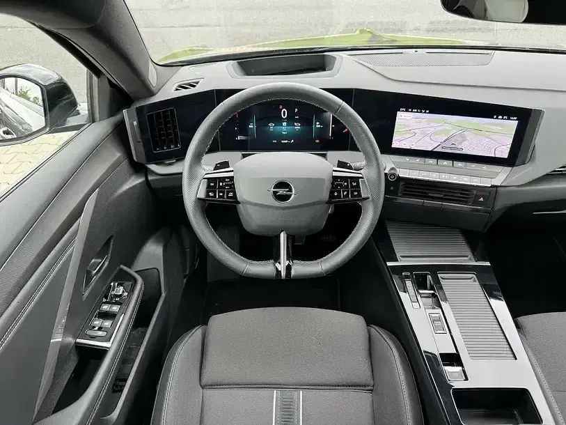 Gebraucht Opel Astra 131 PS (96 kW) 2025 Moonstone grey Kleinwagen