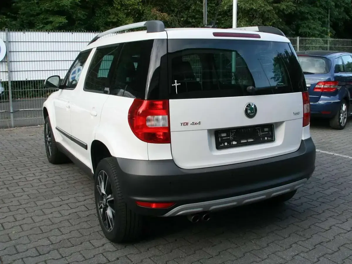 Gebraucht Skoda Yeti Adventure 170 PS (125 kW) 2013 Candyweiss SUV