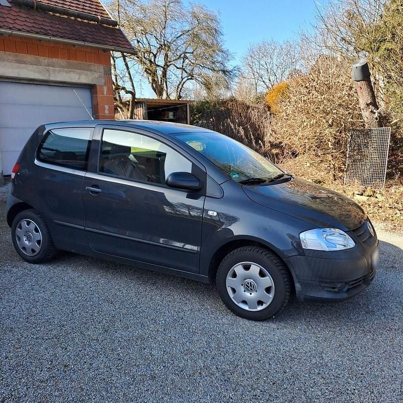 Gebraucht VW Fox 55 PS (40 kW) 2010 Grau Kleinwagen