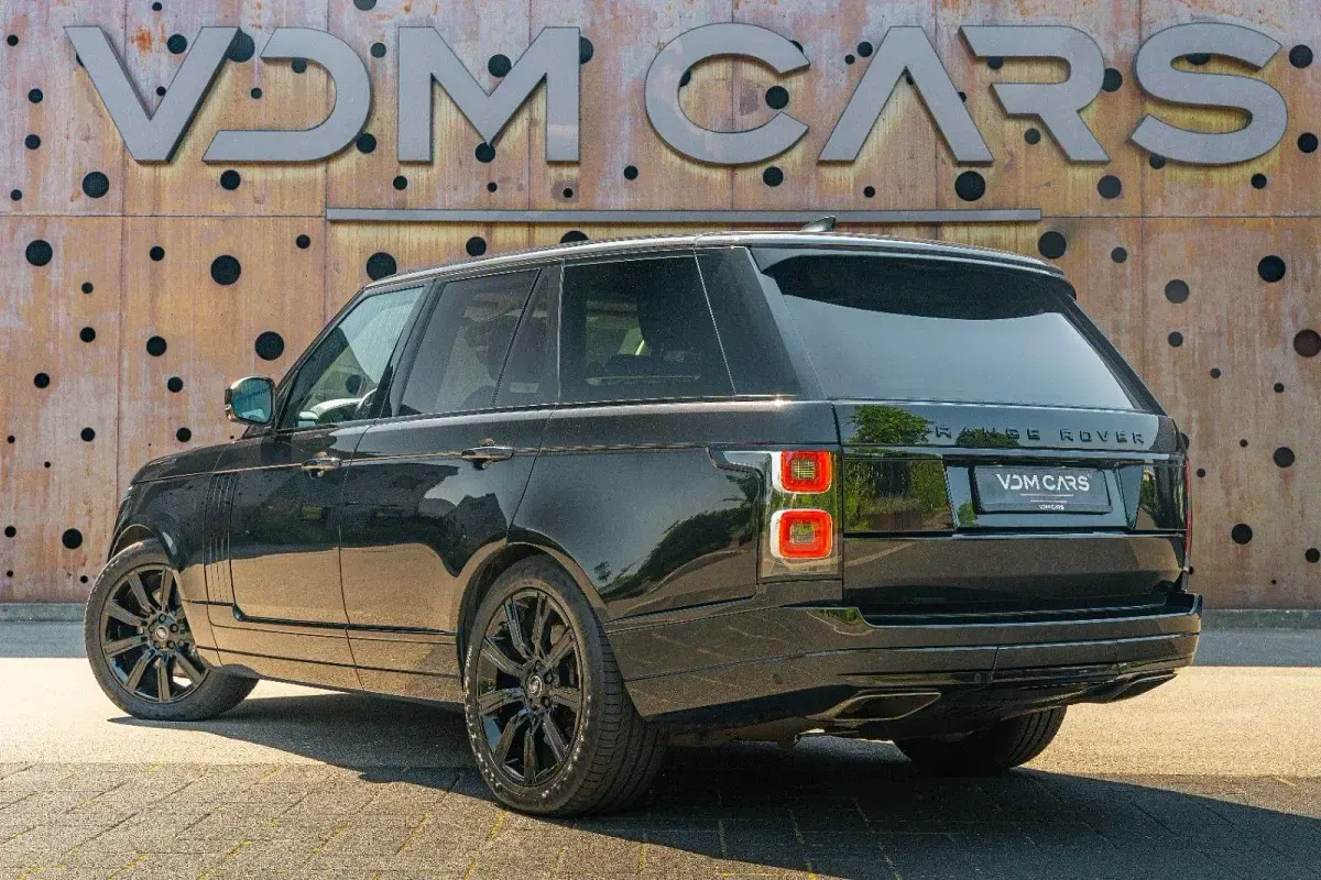 Gebraucht Land Rover Range Rover Vogue 525 PS (386 kW) 2019 Santorini black SUV