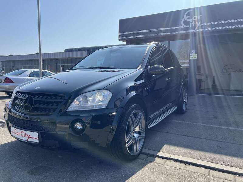 Obsidianschwarz metalliclack Gebraucht 2007 Mercedes ML63 AMG AMG SUV | 21.999 € - Bild 1/4