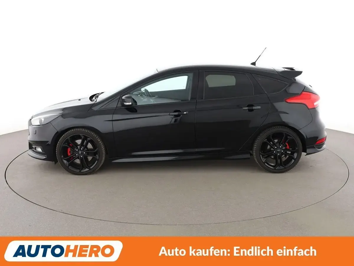 Gebraucht Ford Focus ST 250 PS (183 kW) 2017 Schwarz Limousine