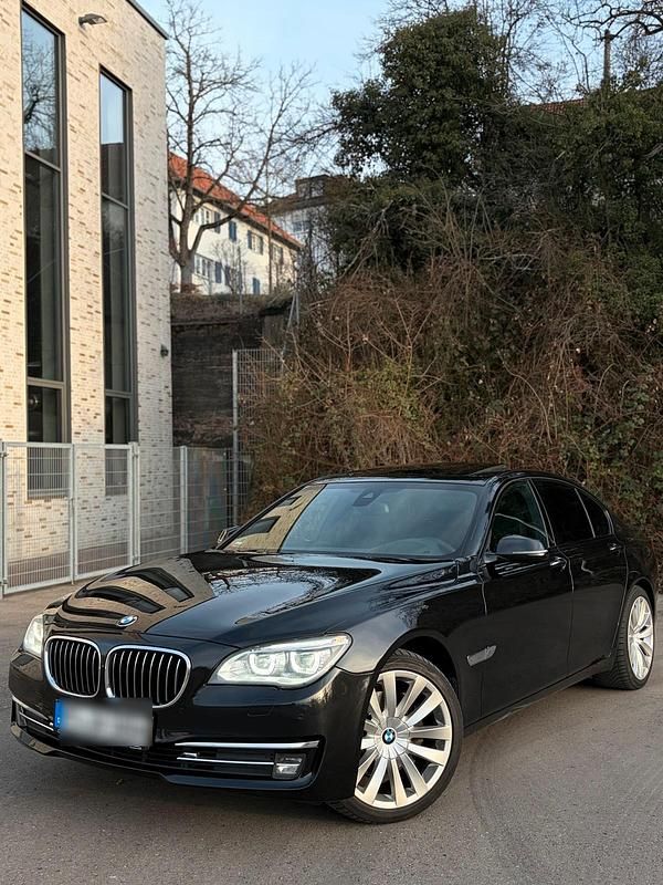 Gebraucht BMW 740 M Sport 313 PS (230 kW) 2013 Schwarz Limousine