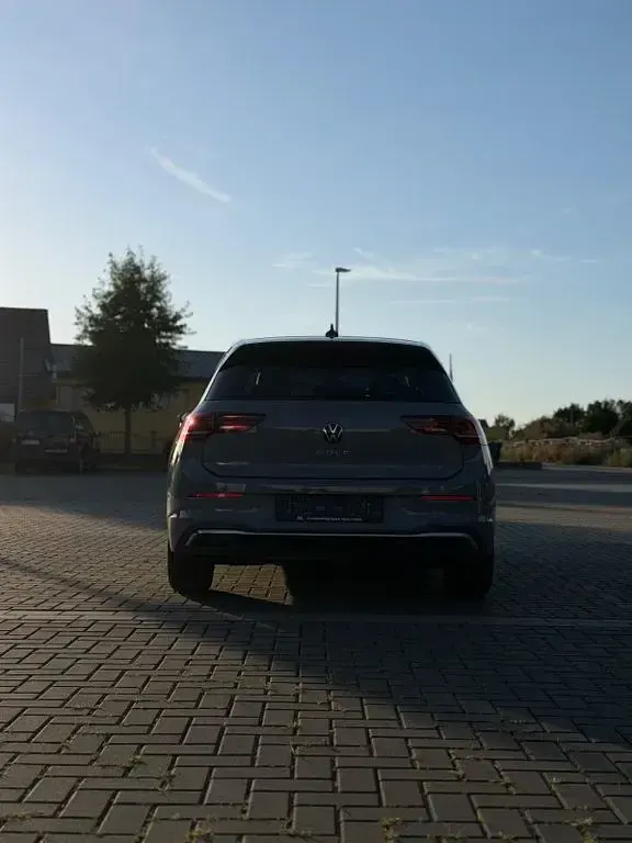 Gebraucht VW Golf VIII Edition 150 PS (110 kW) 2024 Grau Limousine
