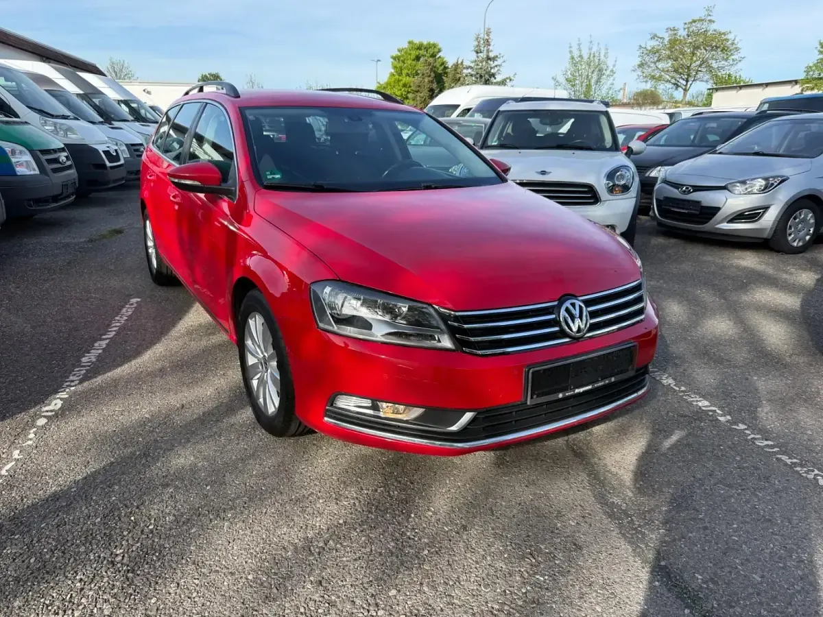 Gebraucht VW Passat 140 PS (102 kW) 2011 Rot Kombi