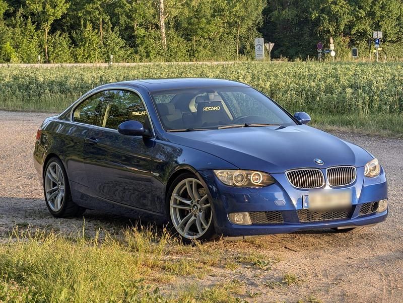 Blau Gebraucht 2006 BMW 330 Performance Coupé | 13.999 € (Teuer) - Bild 1/4