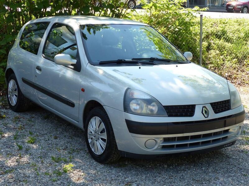 Silber Gebraucht 2002 Renault Clio II Kleinwagen | 350 € - Bild 1/4