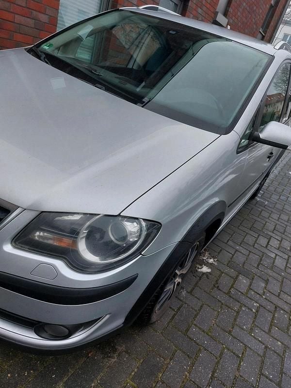 Grau Gebraucht 2008 VW Touran Cross Van / Kleinbus | 4.800 € (Fairer Preis) - Bild 1/4