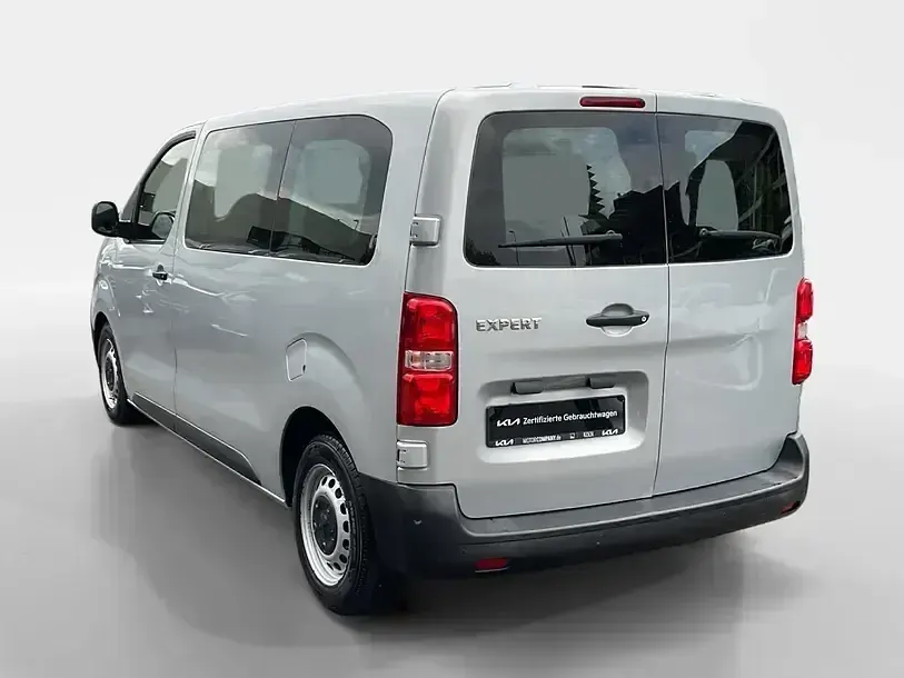Gebraucht Peugeot Expert 120 PS (88 kW) 2018 Grau Van