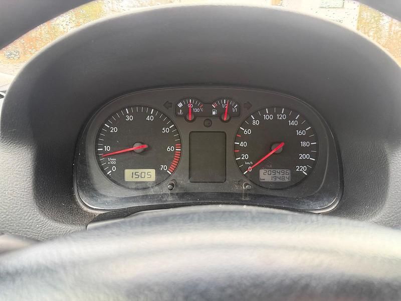 Gebraucht VW Golf IV 75 PS (55 kW) 2000 Grau Kleinwagen