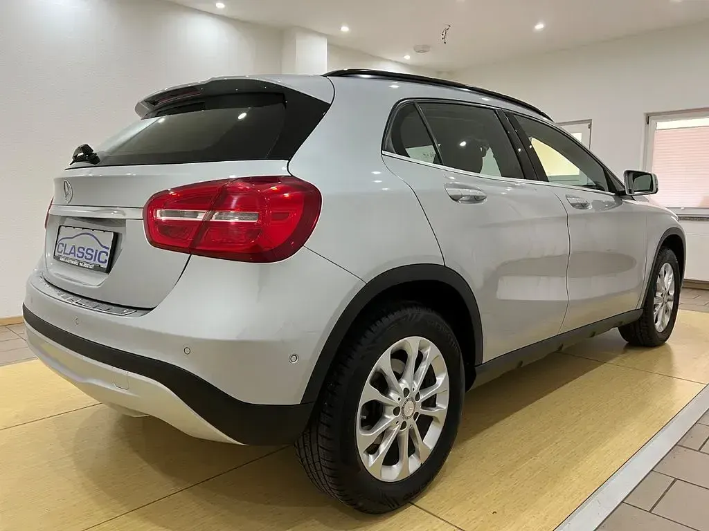 Gebraucht Mercedes GLA200 156 PS (114 kW) 2014 Silber SUV