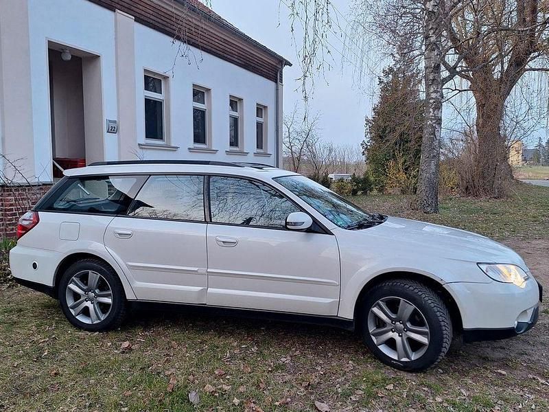 Gebraucht Subaru Outback 173 PS (127 kW) 2009 Weiß Kombi