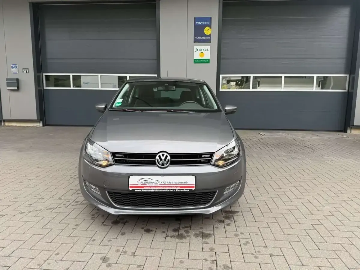 Gebraucht VW Polo Life 90 PS (66 kW) 2013 Grau Kleinwagen