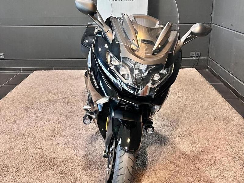 Second-hand BMW 1600 2025 Negru