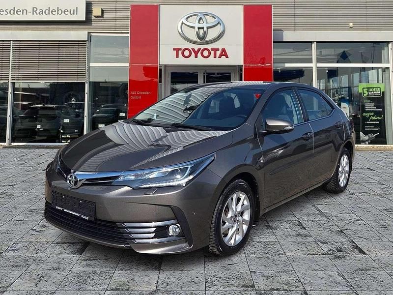 Gebraucht Toyota Corolla Edition 132 PS (97 kW) 2017 Gray metallic Limousine