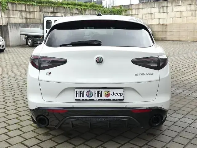 Gebraucht Alfa Romeo Stelvio Veloce 209 PS (153 kW) 2024 Weiss SUV